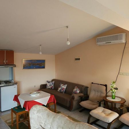 Apartment Odmor Bar Exterior photo