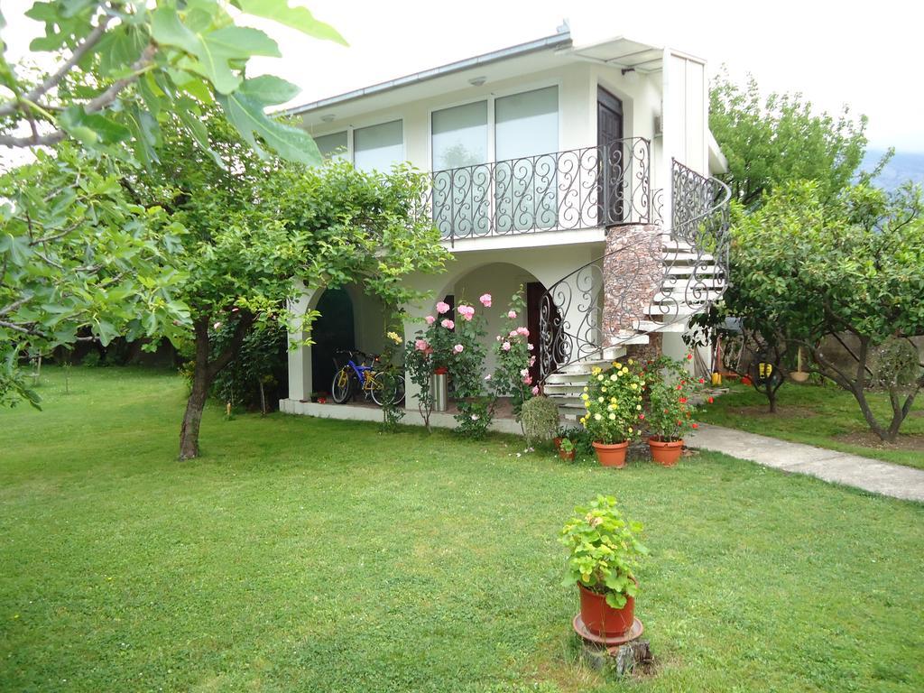 Apartment Odmor Bar Exterior photo