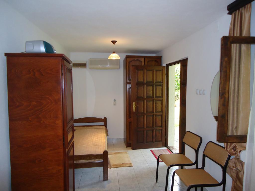 Apartment Odmor Bar Exterior photo